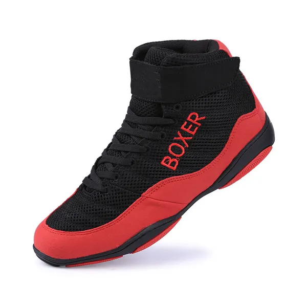 Wrestling shoe, black and red