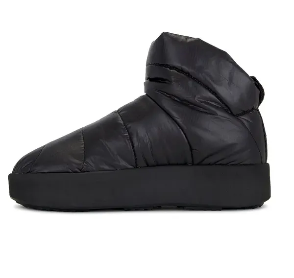 Quilted snow boot