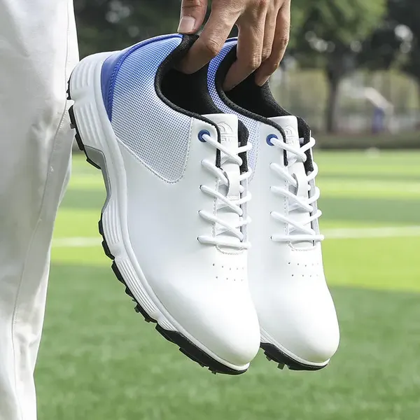 Spiked golf shoe