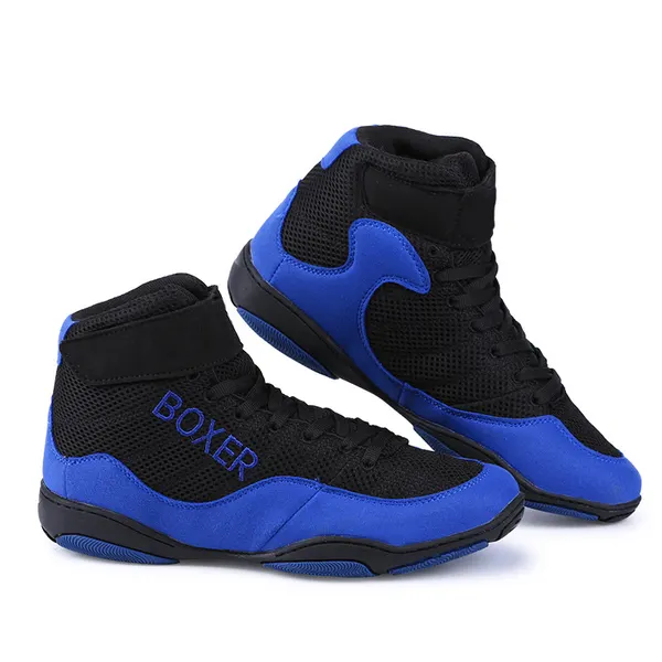 Wrestling shoe, black and red
