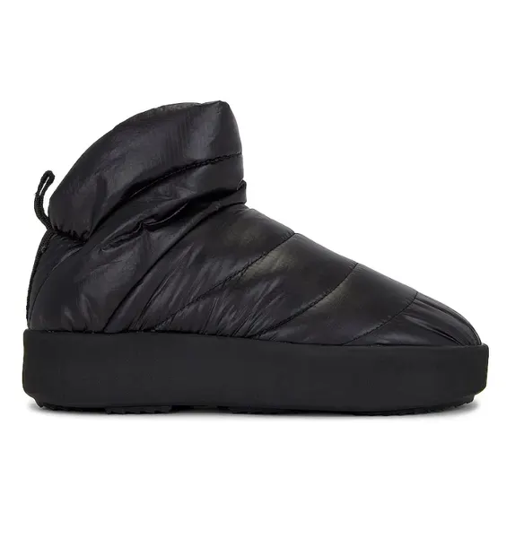 Quilted snow boot