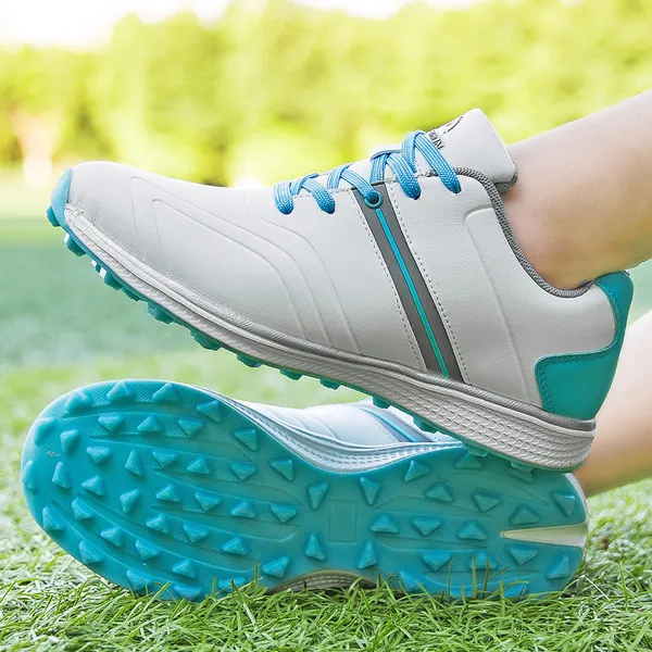 Junior golf shoe
