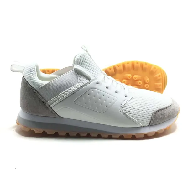 Retro walking sneaker