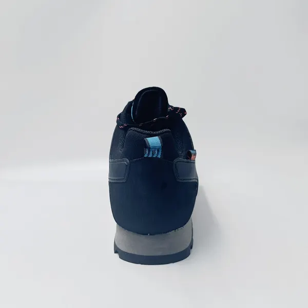 Low approach shoe, navy and blue