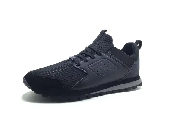 Retro walking sneaker