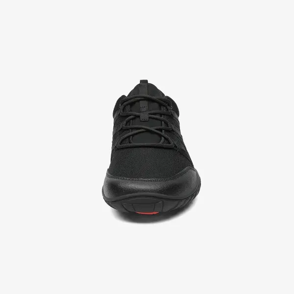Black barefoot trainer