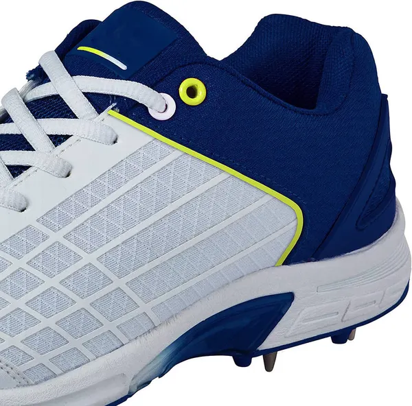 Spiked cricket shoe, white and navy