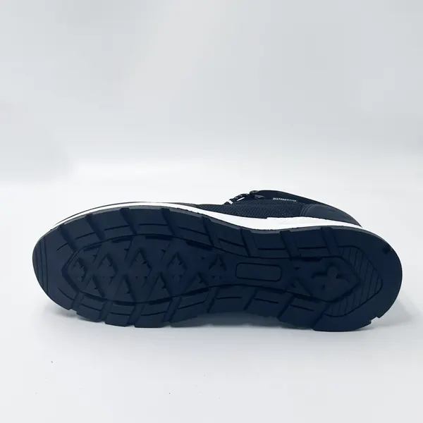 Leather hiking sneaker, black